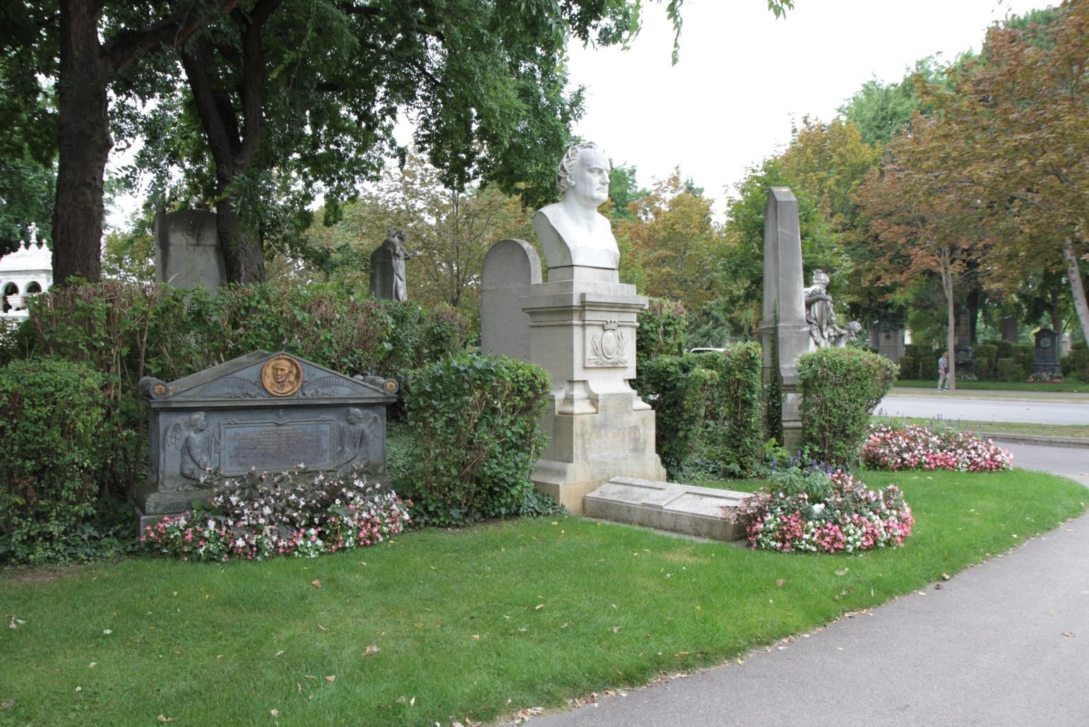 Johann Peter Frank's tomb, Vienna - 01.JPG